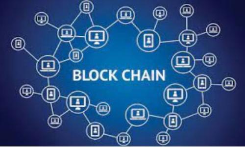 炒虚拟币确实伴随着很大的风险。虚拟货币市场波动性极大，价格往往会在短时间内大幅变化。这些波动充满了机会，也充满了陷阱。下面我会从几个方面来探讨炒虚拟币的风险，以及如何降低这些风险。

一、市场波动性
说真的，虚拟币市场就像过山车。这种波动性让很多人看到了赚大钱的机会，但同样也可能让你在一夜之间损失惨重。一些币种在一天内可能涨幅超过50%，而另一些则可能暴跌30%。这种不稳定的特性吸引了投机者，但对于普通投资者来说，无疑是一个重大挑战。

二、项目方的可信度
许多虚拟币背后都有项目方，而不是所有的项目方都是靠谱的。你可以想象一下，一些项目可能只是为了圈钱，推出虚假宣传和夸大的收益预期。一旦这种项目认定为骗局，投资者就会面临巨大的损失。因此，在投资之前，了解项目的背景、团队成员以及技术路线至关重要。

三、市场操纵风险
虚拟币市场的监管相对宽松，一些大户或机构可能会采取“拉盘”或“砸盘”的手段。这样的行为可能会导致普通投资者在不知情的情况下遭受损失。比如说，当一位大户购买大量某种币的时候，价格会迅速上涨，这吸引了其他投资者跟风；然后，他又在高位抛售，导致价格崩溃。普通投资者往往成为最后的接盘侠。

四、技术安全问题
在虛拟币交易中，黑客攻击和技术漏洞时有发生。许多交易平台曾经遭受过大规模的黑客攻击，导致用户资产遭受损失。即使你选择了一个看似安全的交易平台，也无法完全避免这类风险。因此，建议使用双重验证等安全措施，减少被盗风险。

五、心理因素影响
炒币不仅是技术和市场的游戏，还是心理的博弈。说真的，面对价格瞬息万变的市场，很多人难免会产生恐慌情绪。当市场下跌时，许多人容易变得情绪化，甚至做出不理智的决策，比如割肉炒高，反而会导致更多损失。保持冷静、理性，制定合理的投资策略是成功的关键。

六、法律和监管风险
目前许多国家仍在对虚拟货币进行研究和立法。有的国家对虚拟币采取了严格的监管措施，甚至禁止交易。这些法律政策的变化可能会对你的投资产生影响。例如，如果某一天你所在的国家禁止虚拟币交易，你的资产很可能就会被冻结。所以，在参与炒币之前，了解相关的法律法规也是非常重要的。

七、投资策略的重要性
在这个快速变化的市场中，制定自己的投资策略是非常有必要的。比如说，你可以设定止损点和止盈点，合理分配资金，避免因一时的冲动而做出错误决策。此外，也要保持学习，不断更新自己的知识储备，因为新的技术和投资理念层出不穷。

八、总而言之
炒虚拟币的风险虽然很大，但同时机会也不少。关键在于你如何看待这些风险，并采取相应的措施去管理它们。总之，炒虚拟币并不是一件简单的事情，它需要时间、知识和经验。希望每位投资者在进入这个市场之前，都能做好充分的准备，理性投资，确保自己的资金安全。

参考文献
ul
li投资者教育材料/li
li虚拟货币市场分析报告/li
li最新法律法规信息/li
/ul

希望这篇文章能帮助你更好地理解炒虚拟币的风险，理性做出投资决策！